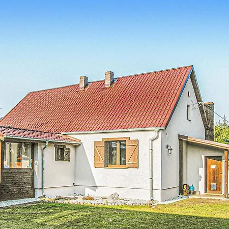 別荘 Lovely In Wronki With Sauna ウロンキ