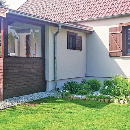 別荘 Lovely In Wronki With Sauna *